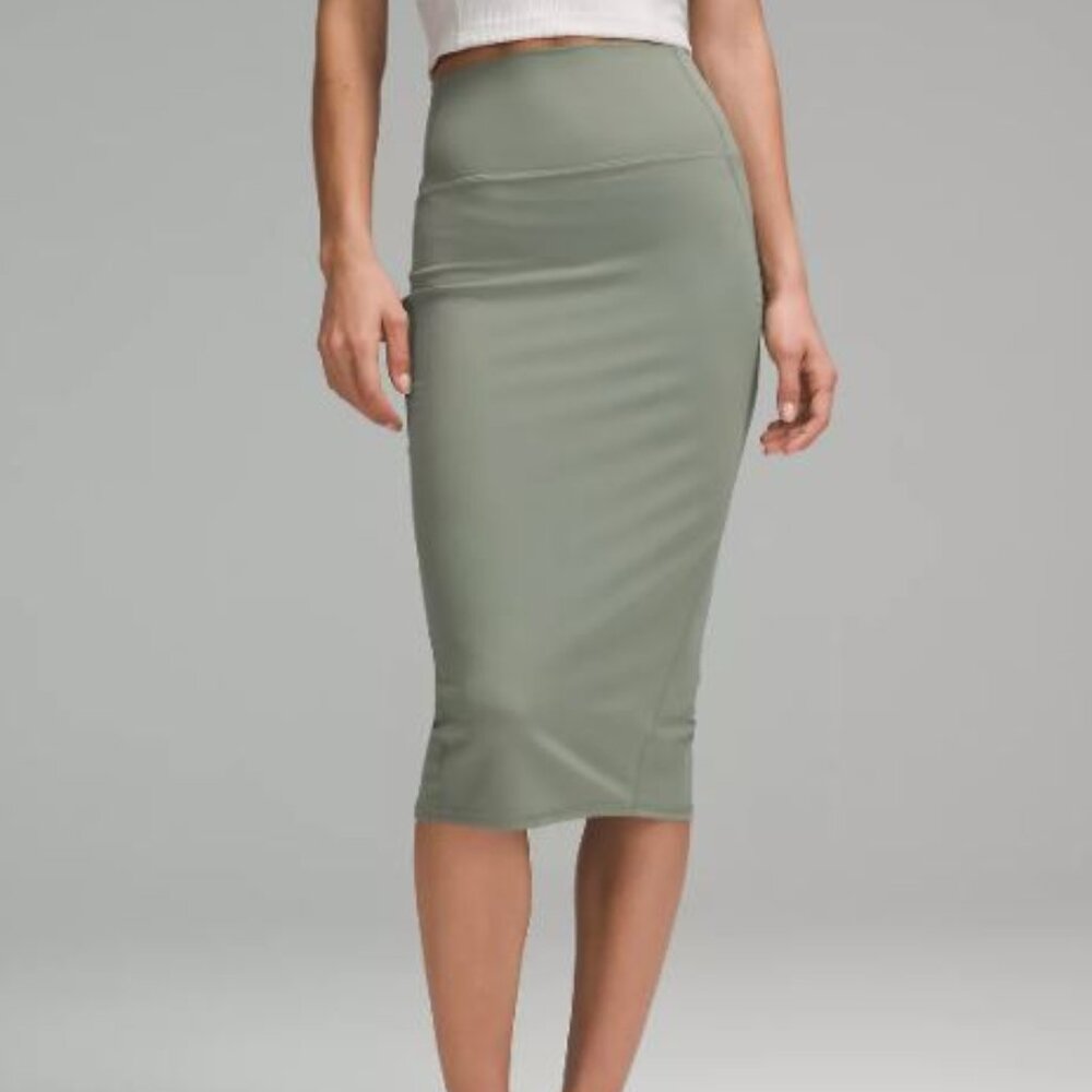 Lululemon Nulu Slim-Fit Skirt